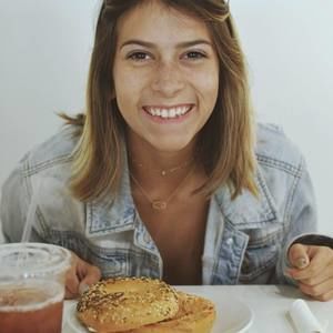 Meet your Posher, Maia